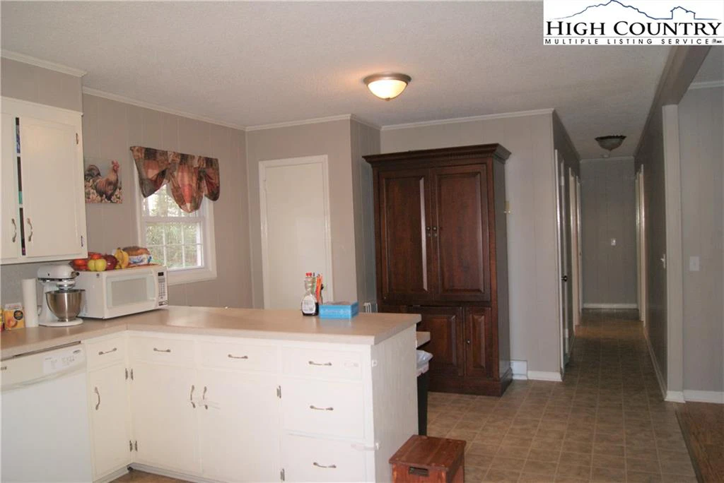Image number 16 for the current listing