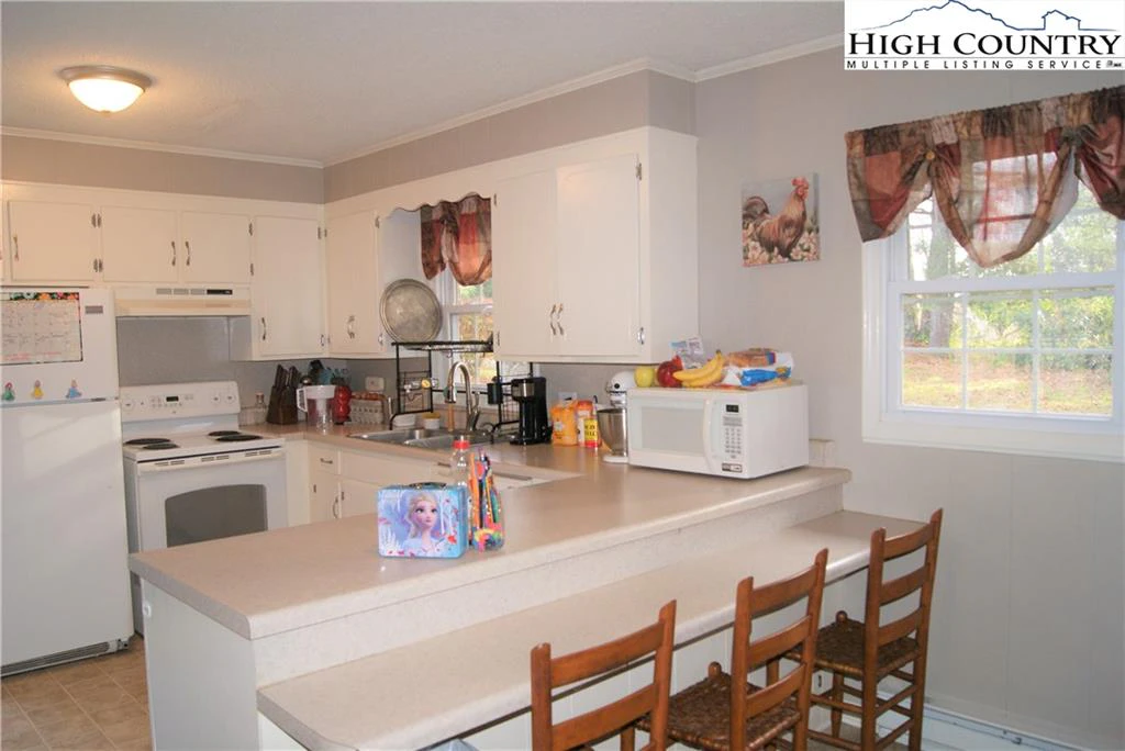 Image number 2 for the current listing