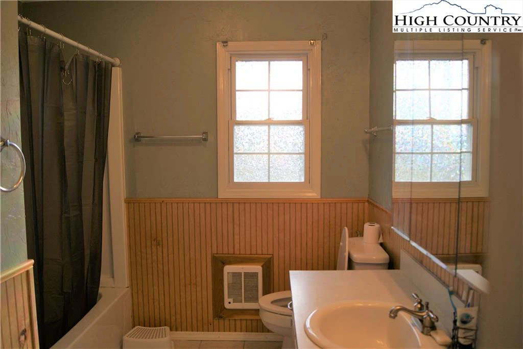 Image number 11 for the current listing