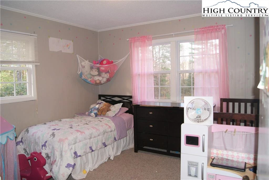 Image number 9 for the current listing