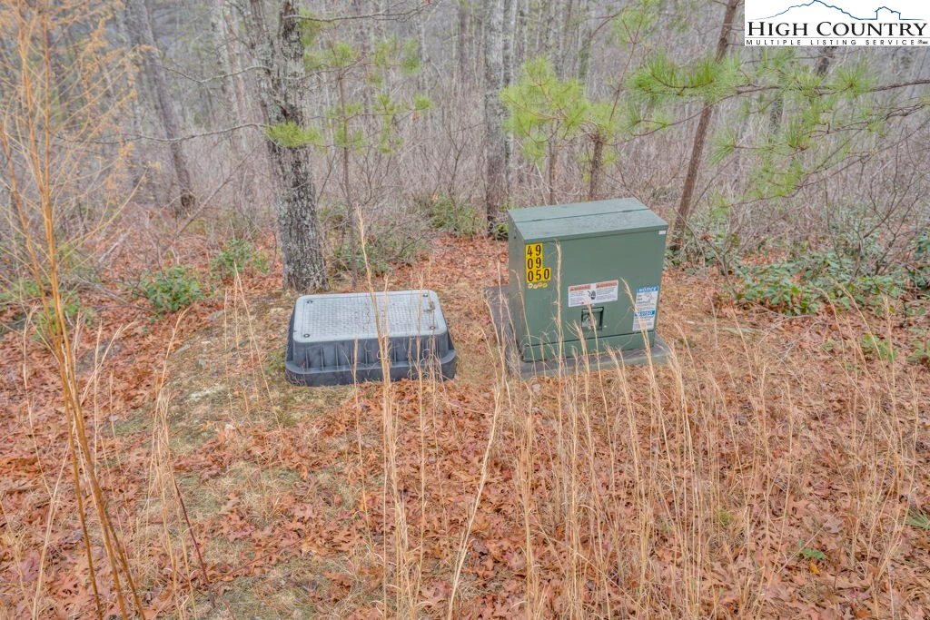 Image number 18 for the current listing