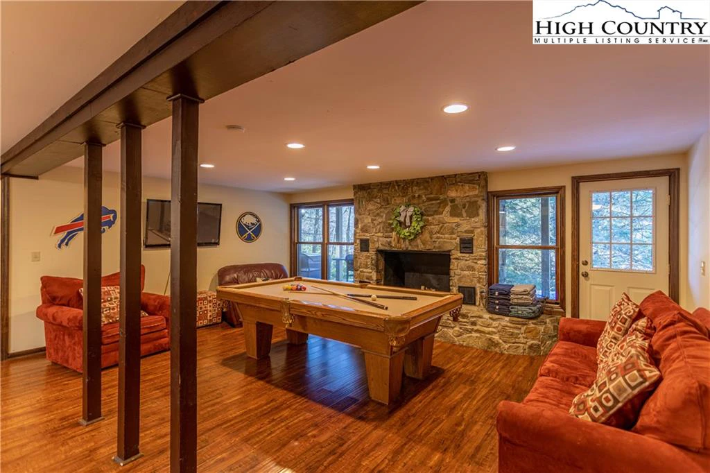 Image number 5 for the current listing