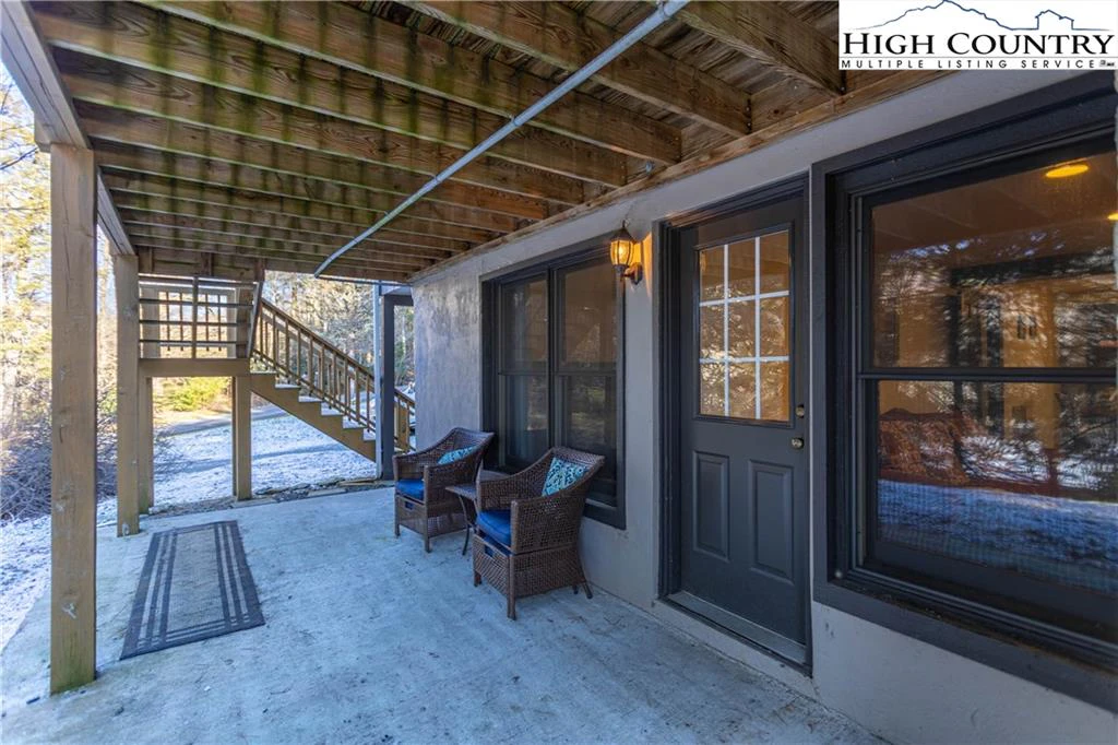 Image number 16 for the current listing
