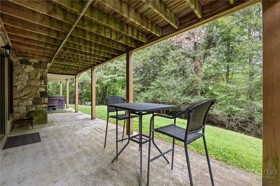 Image number 13 for the current listing
