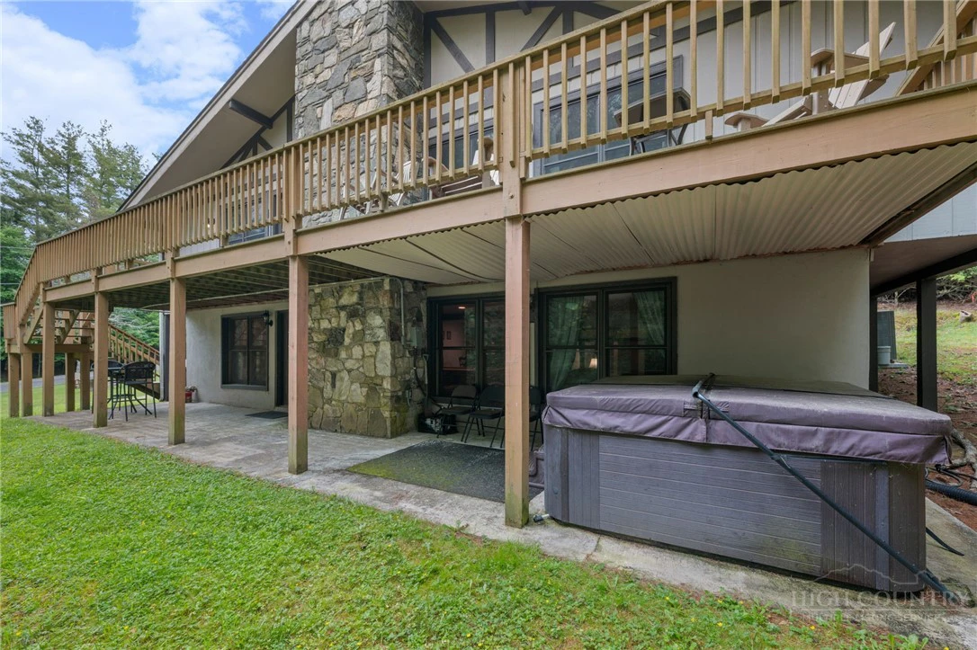Image number 15 for the current listing