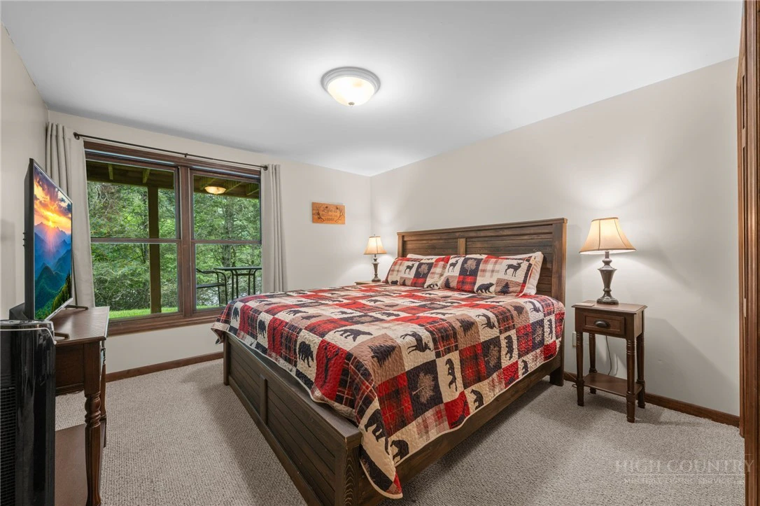 Image number 8 for the current listing