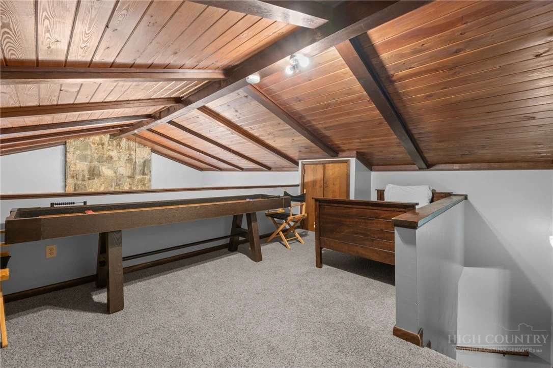 Image number 2 for the current listing