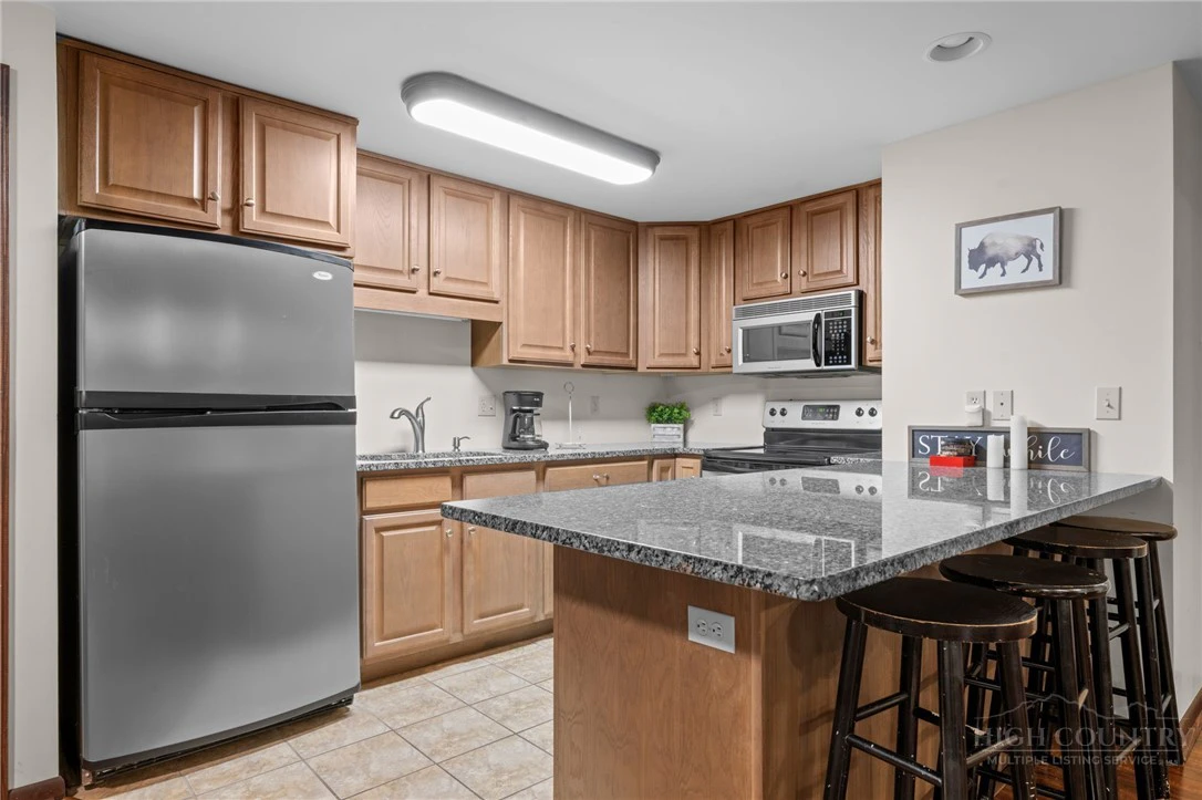 Image number 3 for the current listing