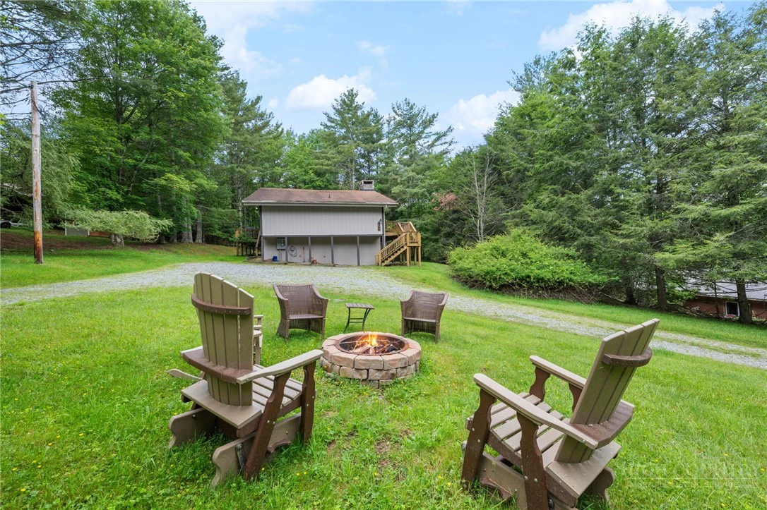 Image number 16 for the current listing
