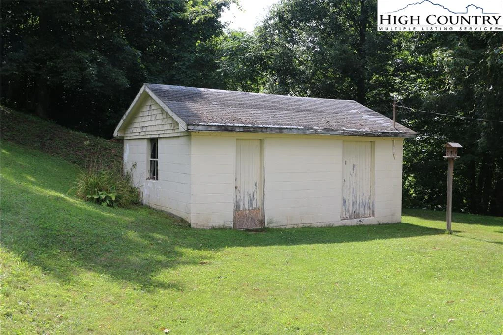 Image number 5 for the current listing
