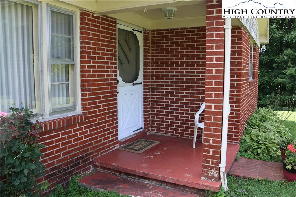 Image number 4 for the current listing