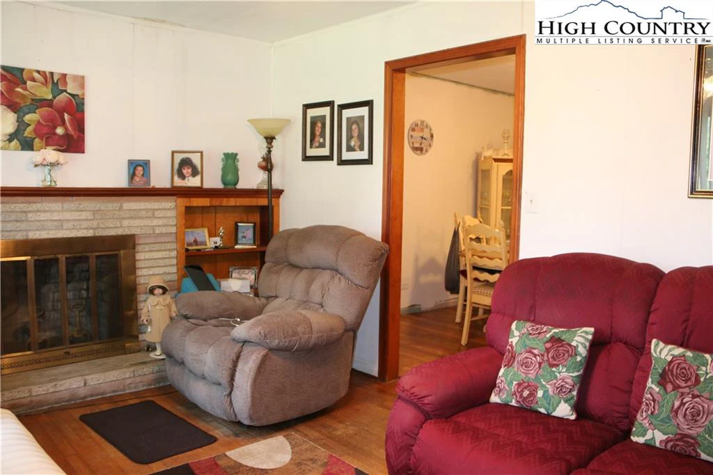 Image number 21 for the current listing