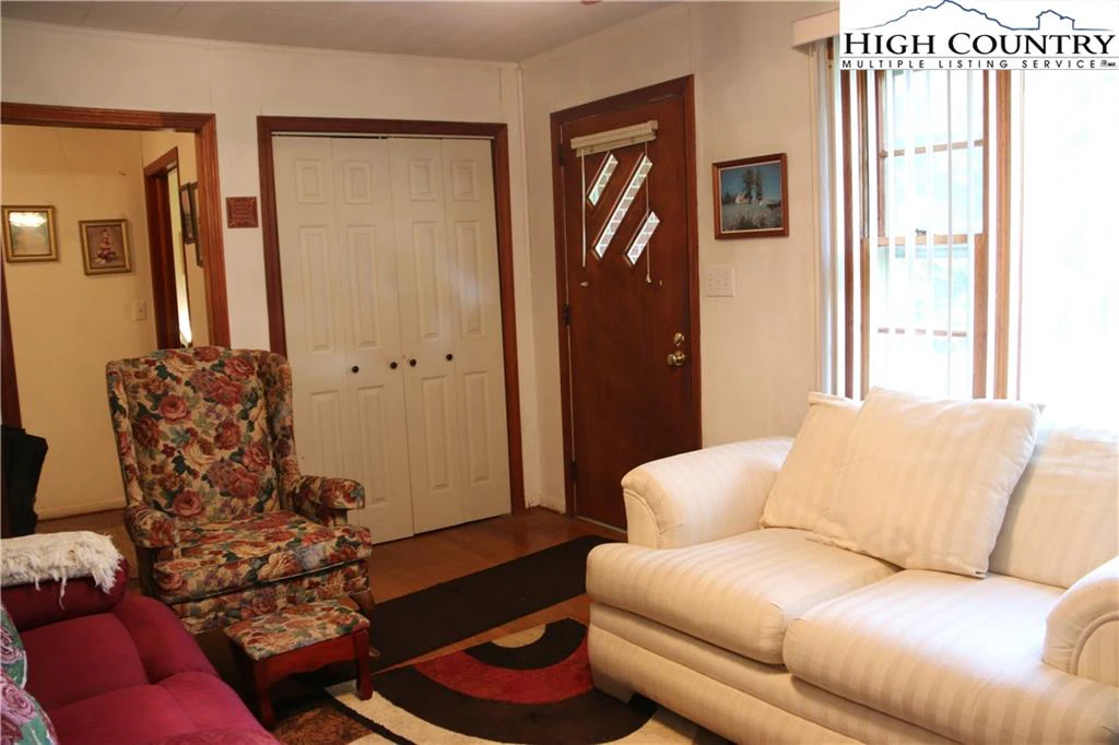 Image number 20 for the current listing