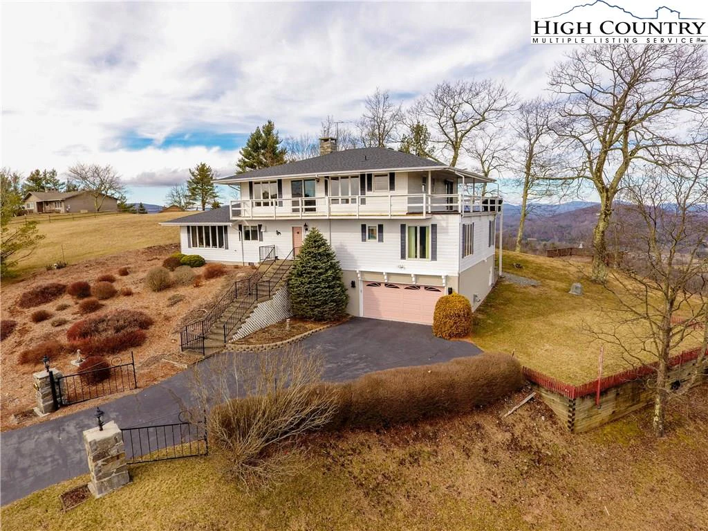 Image number 1 for the current listing