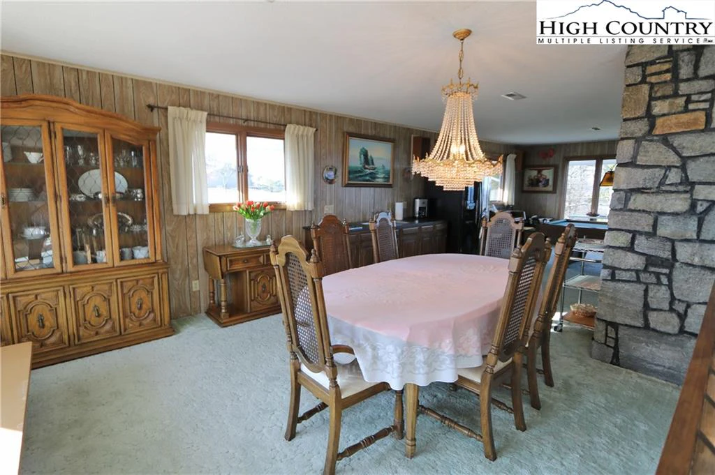 Image number 8 for the current listing