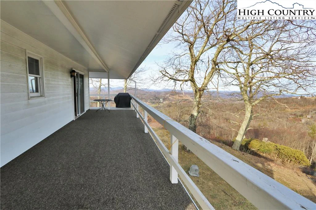 Image number 12 for the current listing