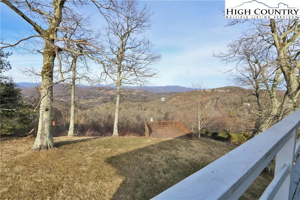 Image number 13 for the current listing