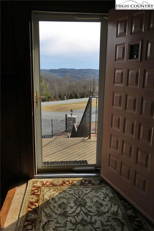 Image number 17 for the current listing