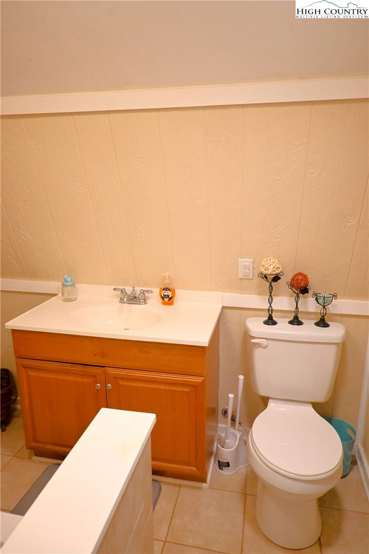 Image number 2 for the current listing