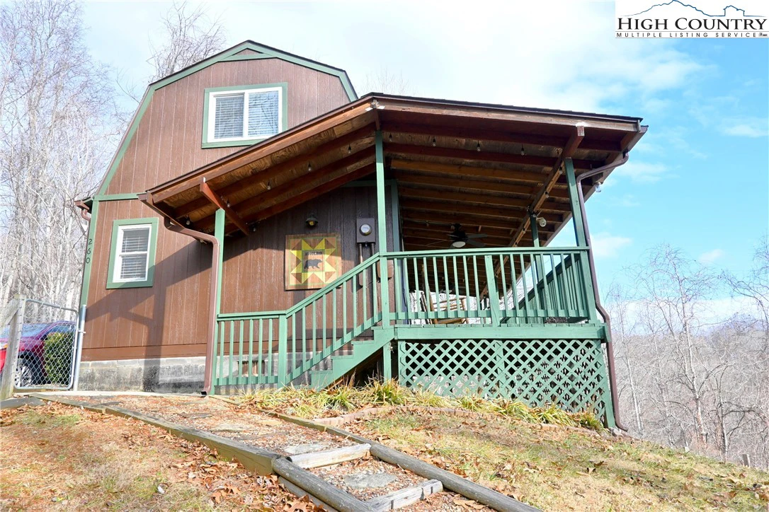 Image number 17 for the current listing