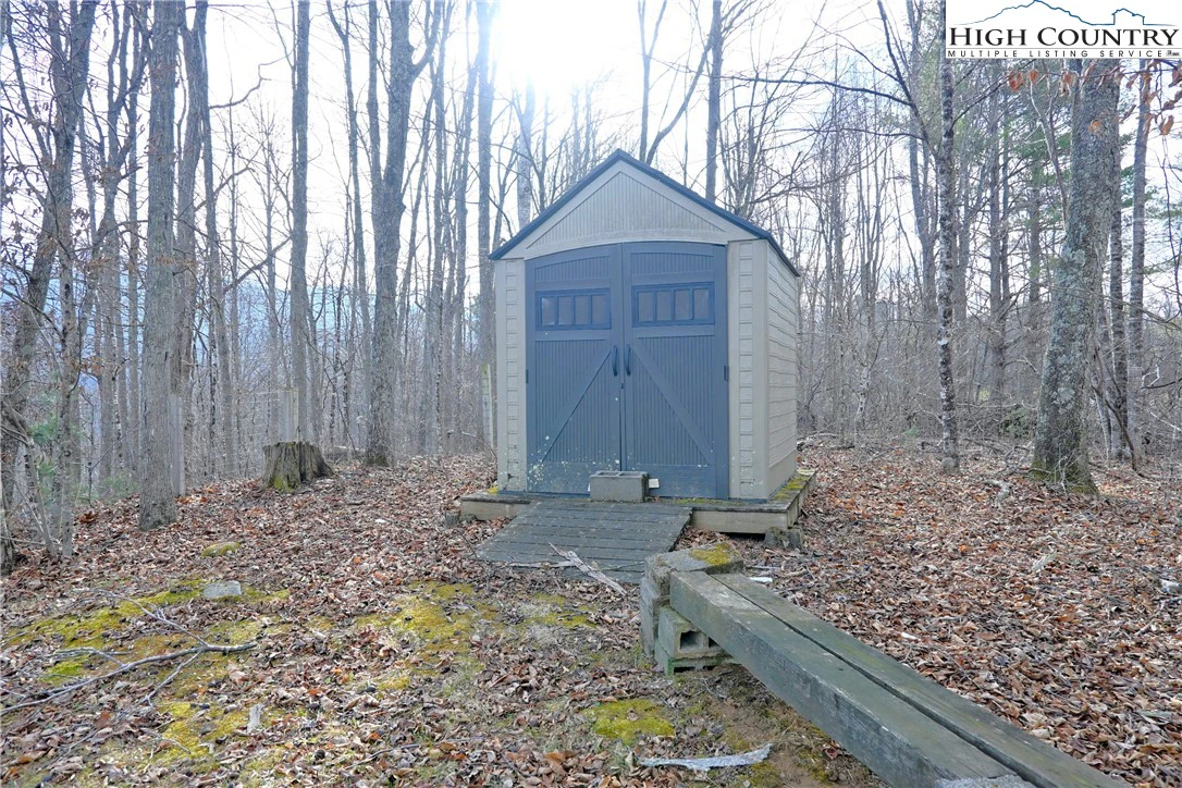 Image number 18 for the current listing
