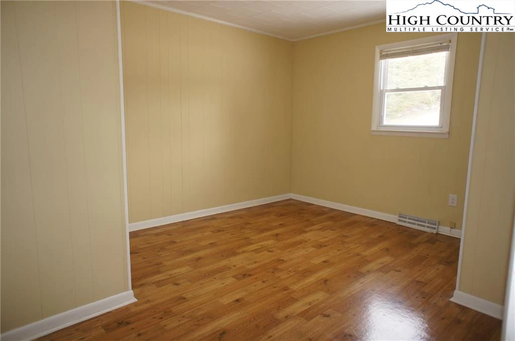 Image number 10 for the current listing