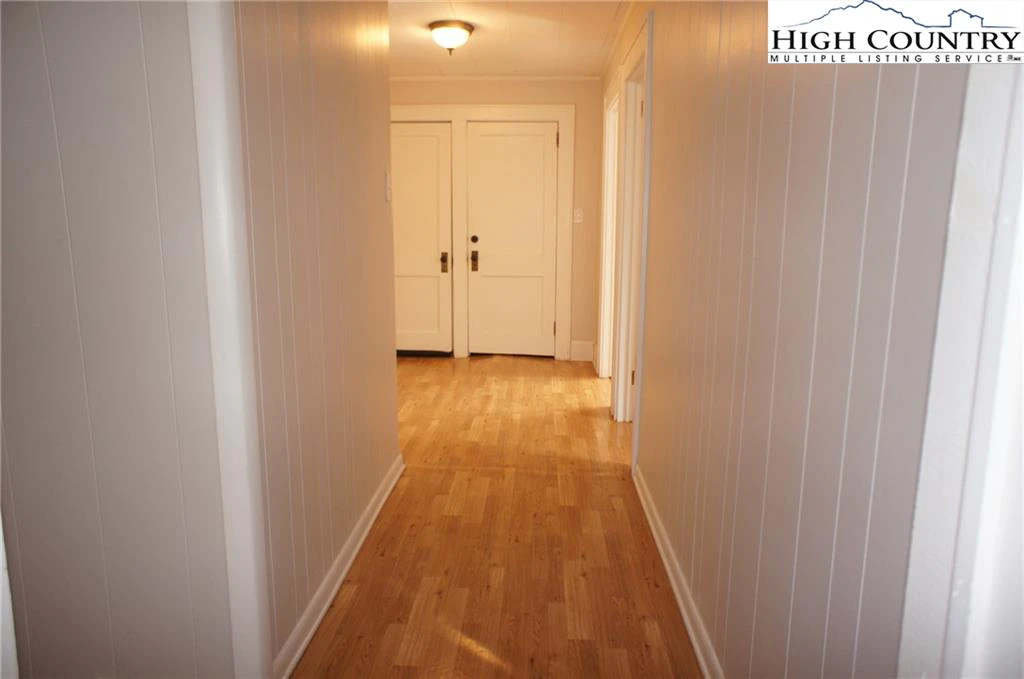 Image number 7 for the current listing