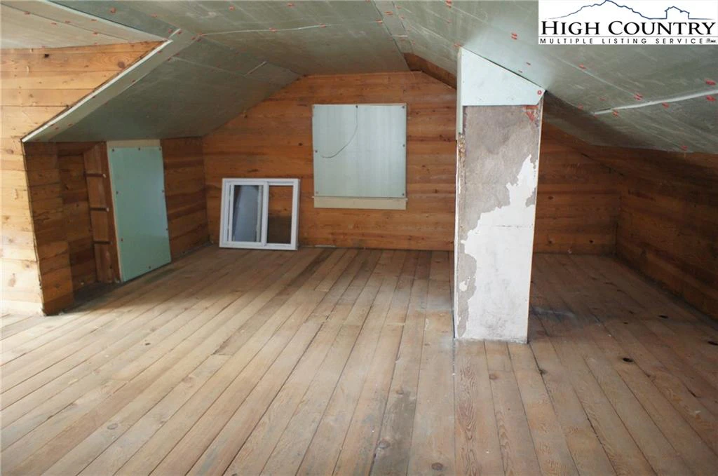 Image number 9 for the current listing