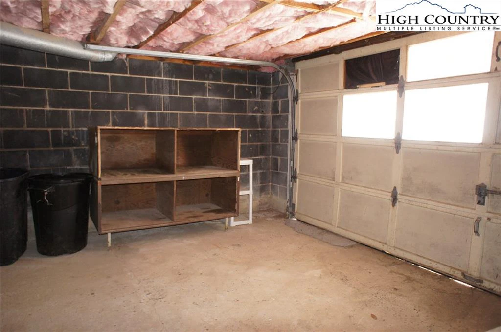 Image number 14 for the current listing