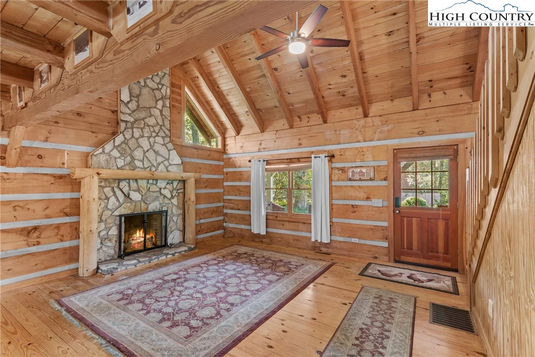 Image number 19 for the current listing