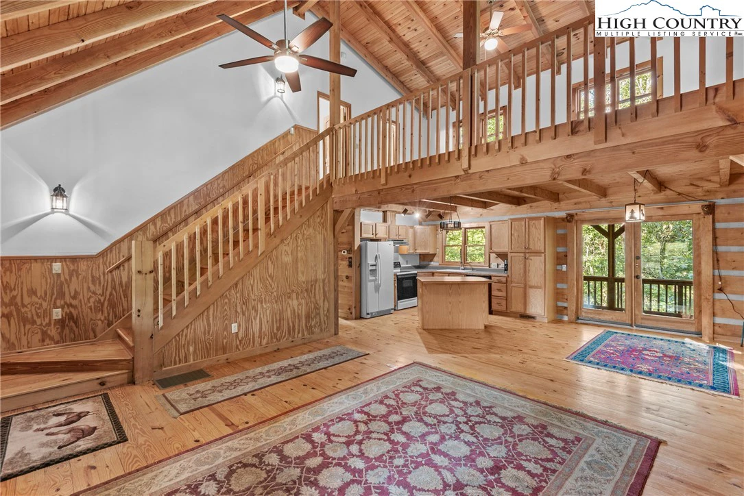 Image number 17 for the current listing