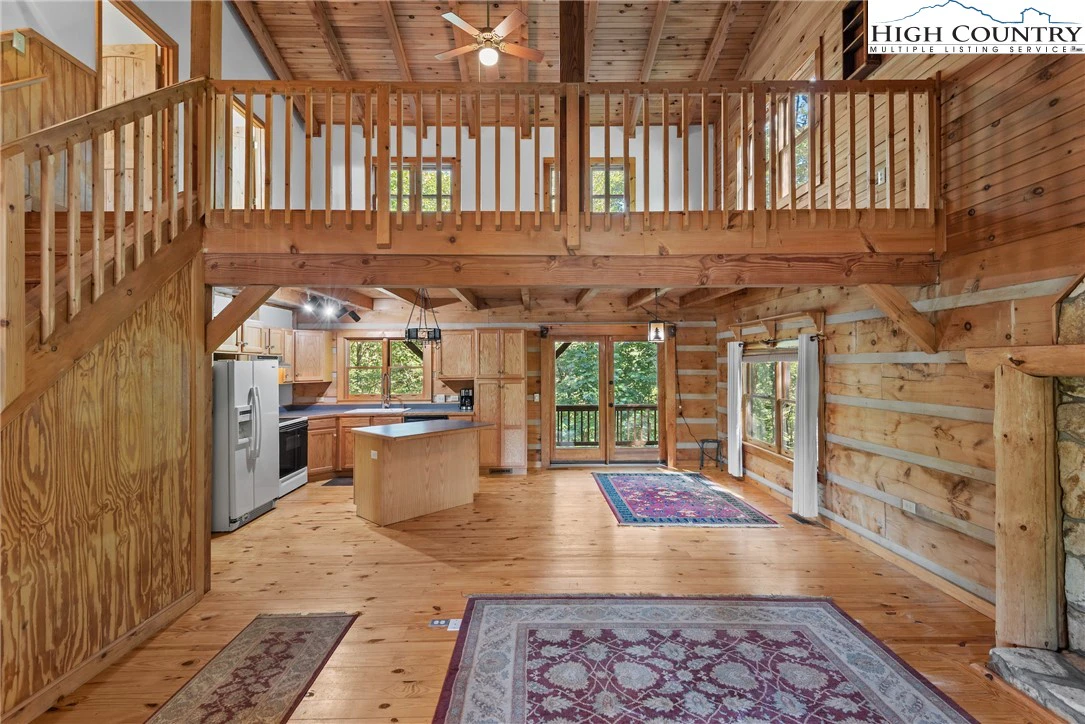 Image number 15 for the current listing