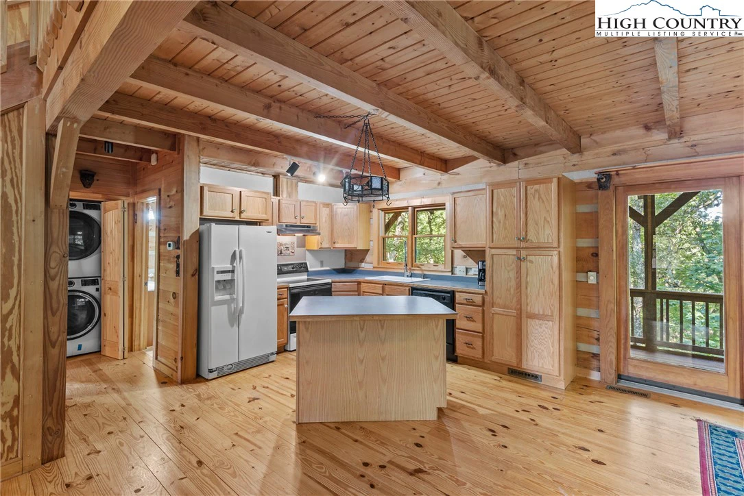 Image number 2 for the current listing