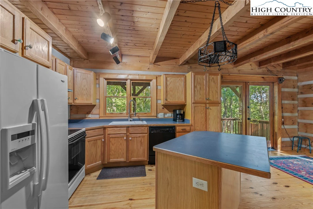 Image number 12 for the current listing