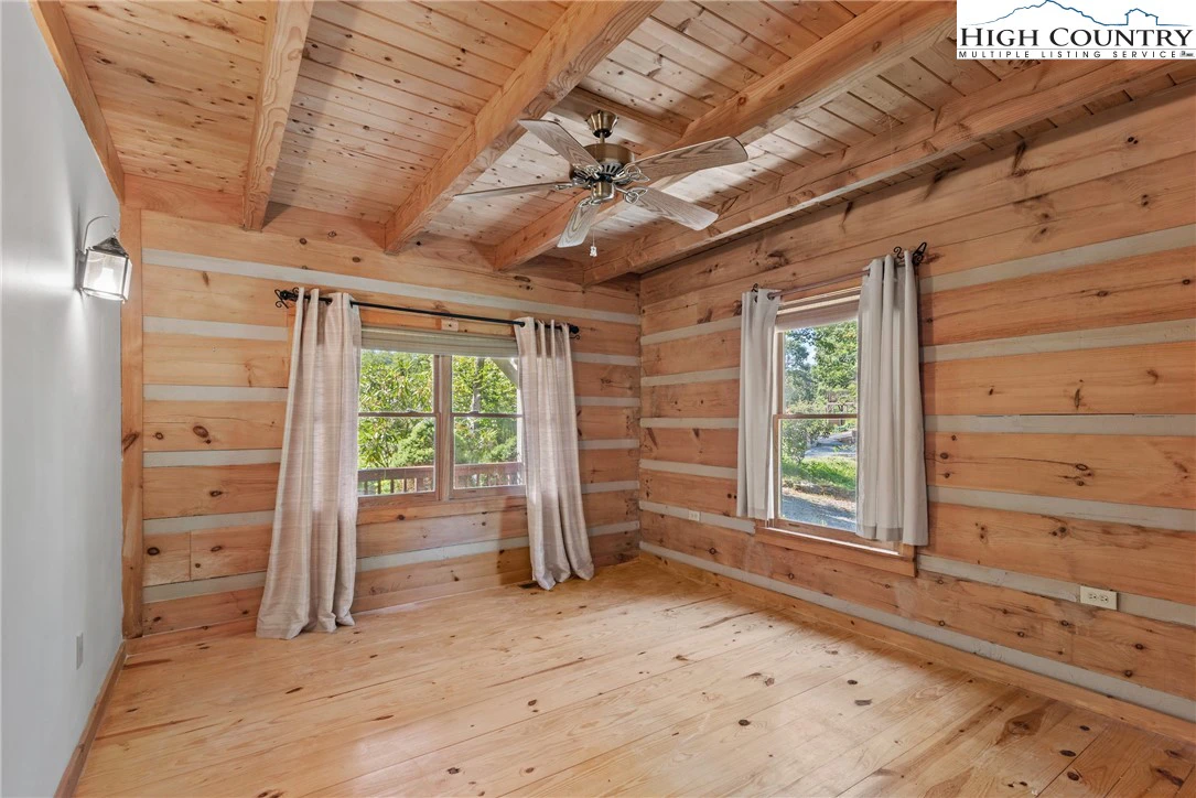 Image number 8 for the current listing