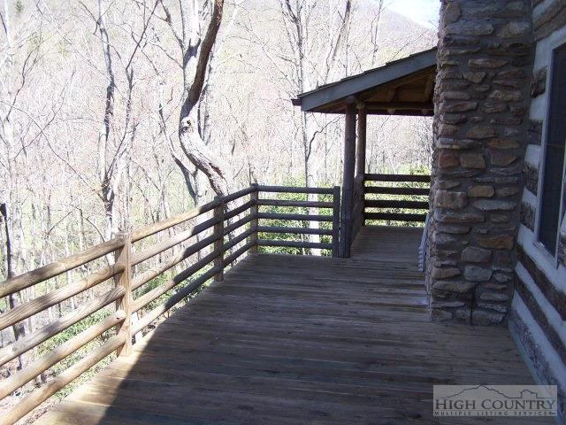 Image number 15 for the current listing