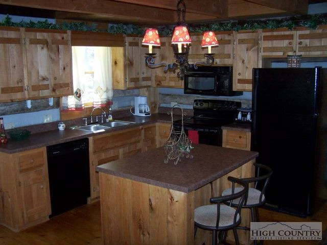 Image number 3 for the current listing