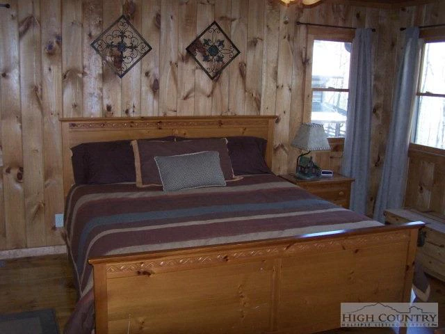 Image number 9 for the current listing
