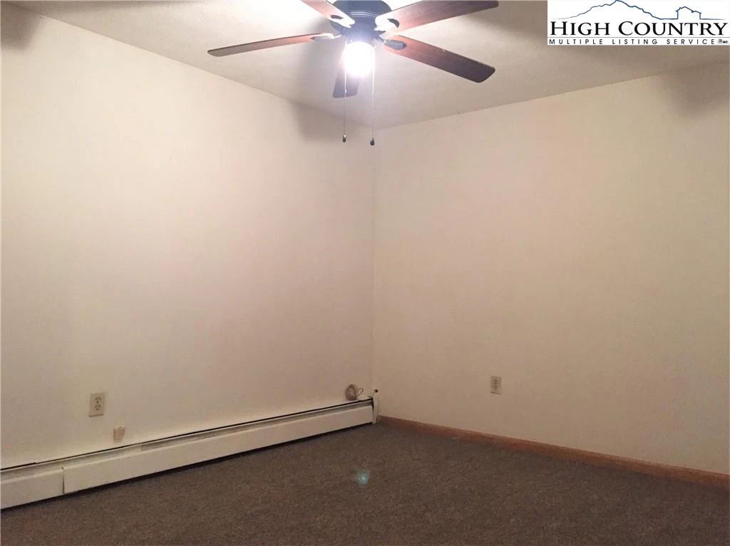 Image number 13 for the current listing