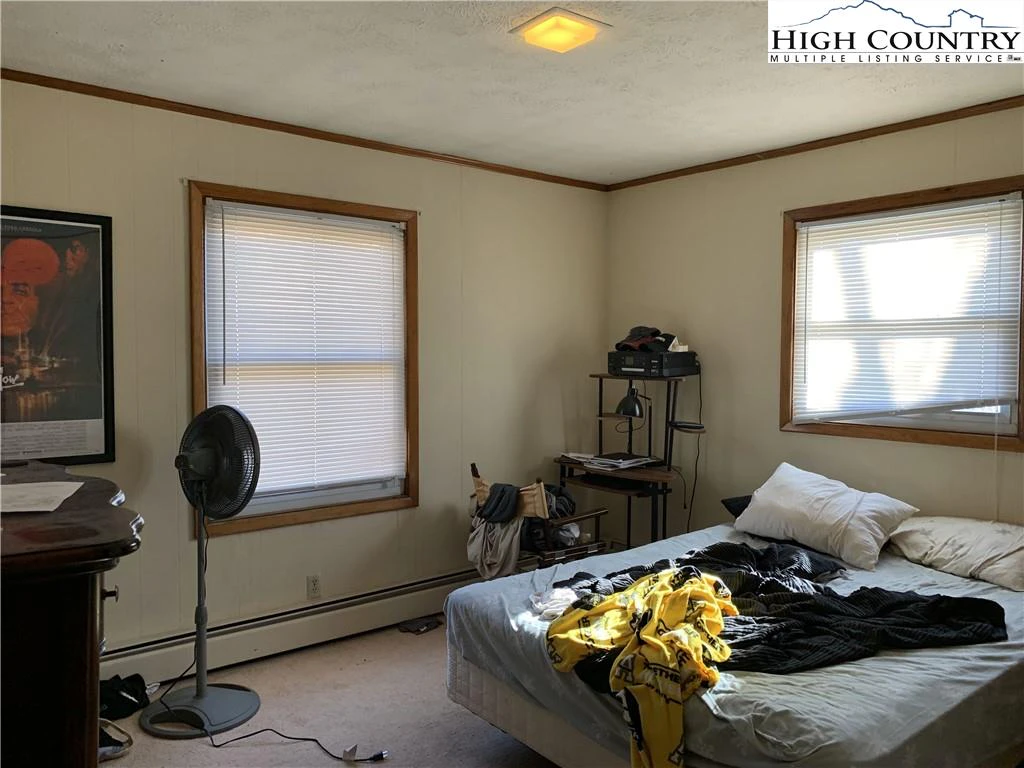 Image number 20 for the current listing