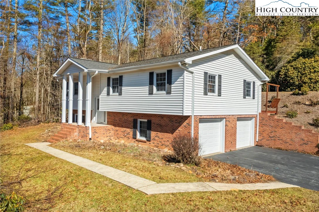 Image number 15 for the current listing