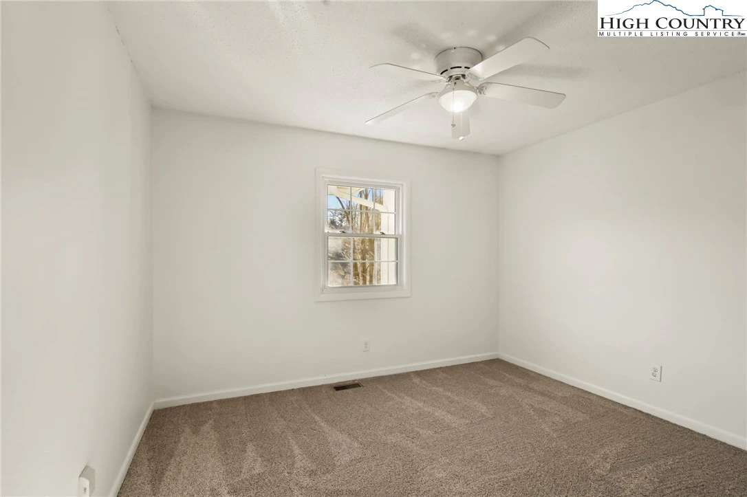 Image number 20 for the current listing