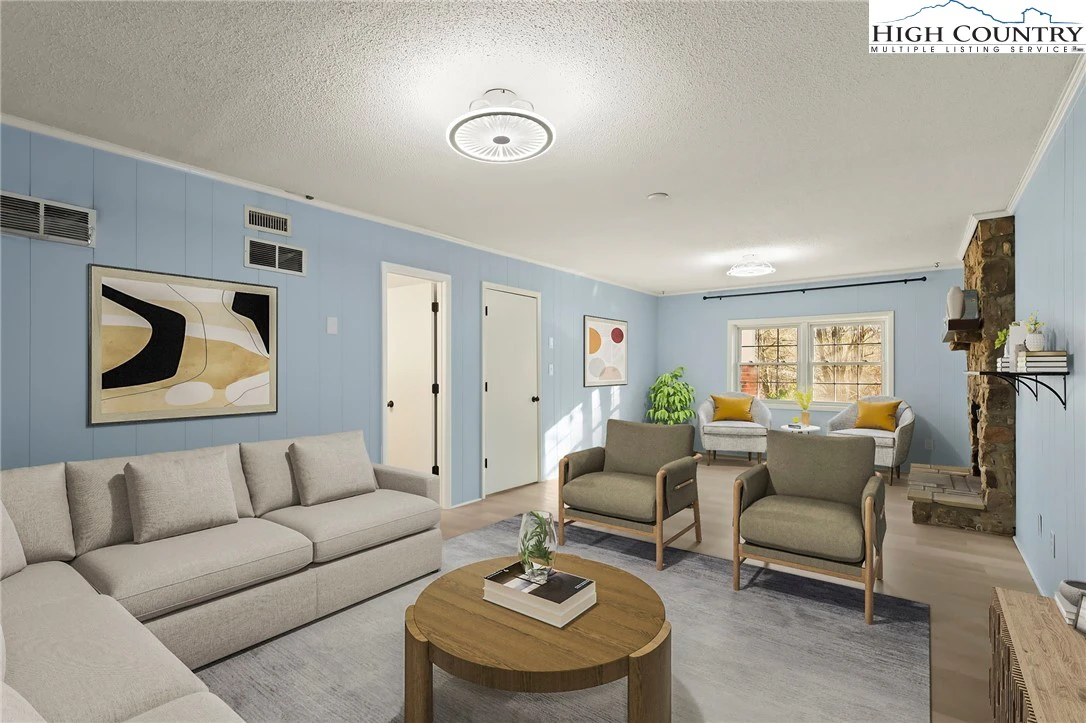 Image number 1 for the current listing