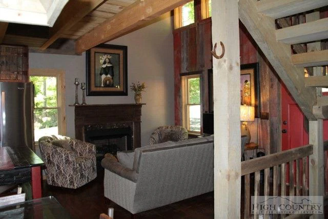 Image number 8 for the current listing