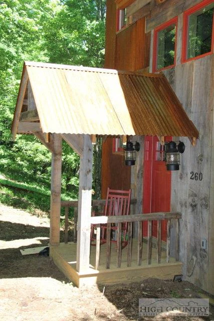 Image number 21 for the current listing