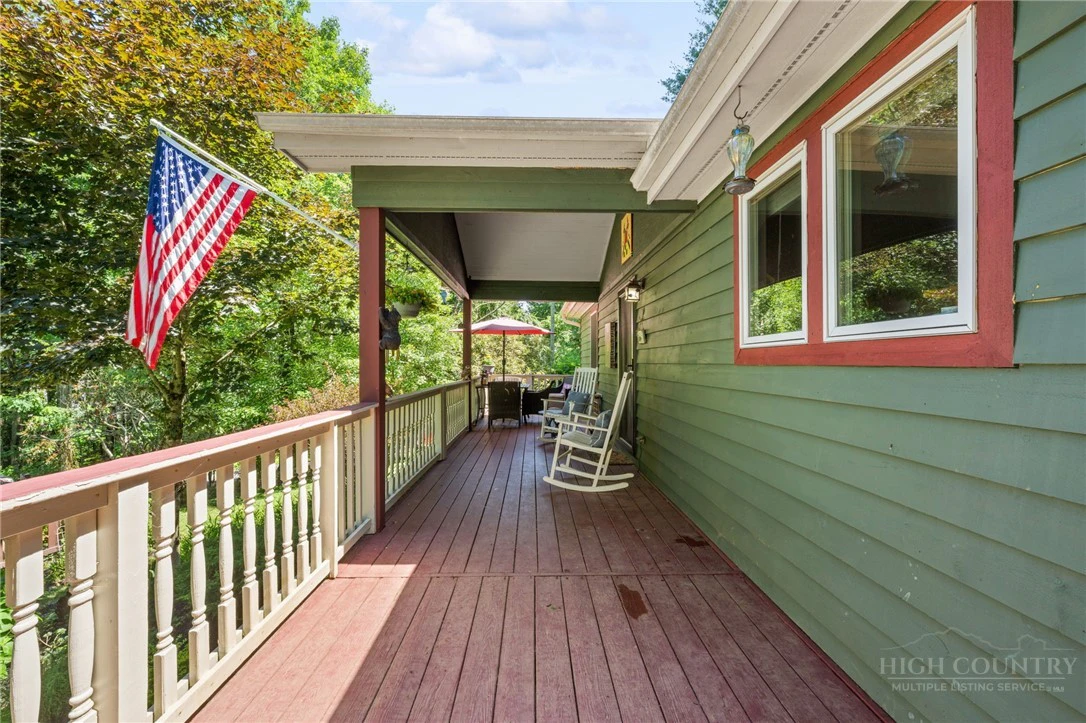 Image number 8 for the current listing
