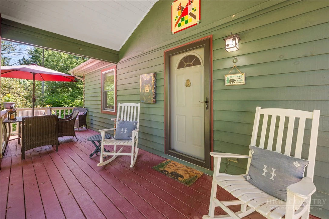 Image number 9 for the current listing
