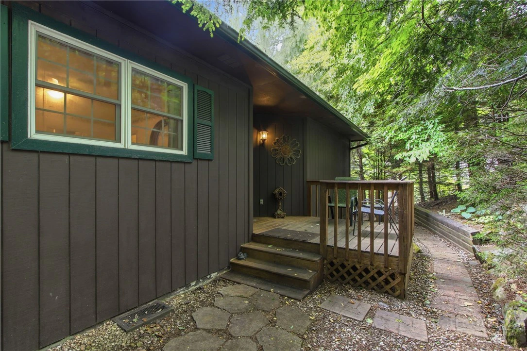 Image number 2 for the current listing