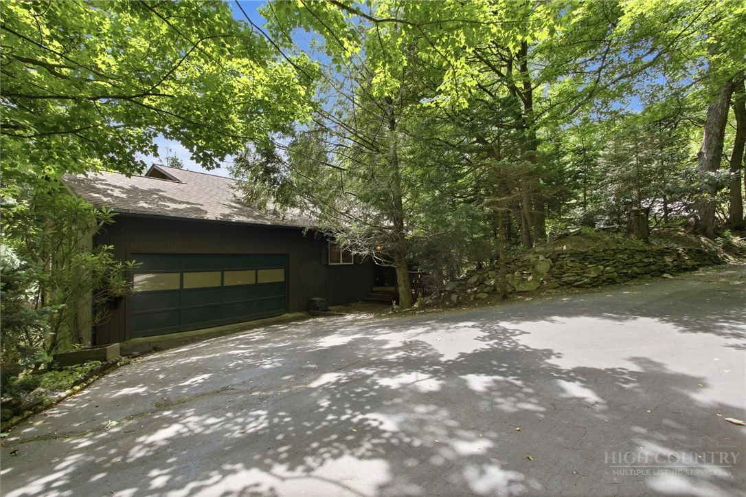 Image number 3 for the current listing