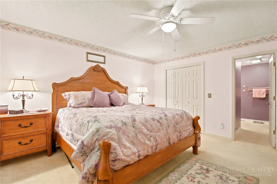 Image number 11 for the current listing
